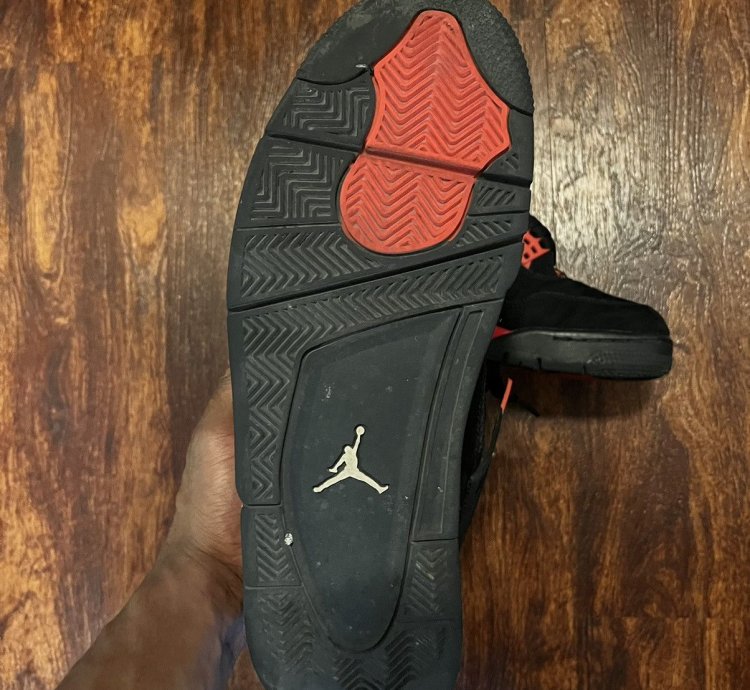 Jordan 4 Red Thunder