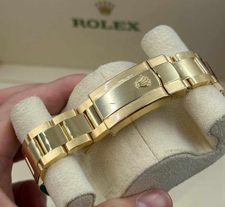 Rolex Sky-dweller Silver Roman 2021