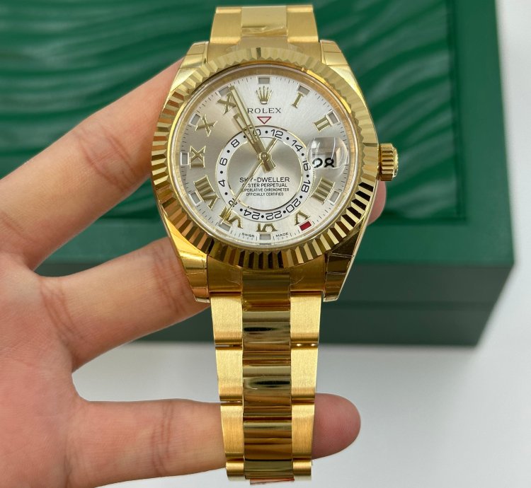 Rolex Sky-dweller Silver Roman 2021