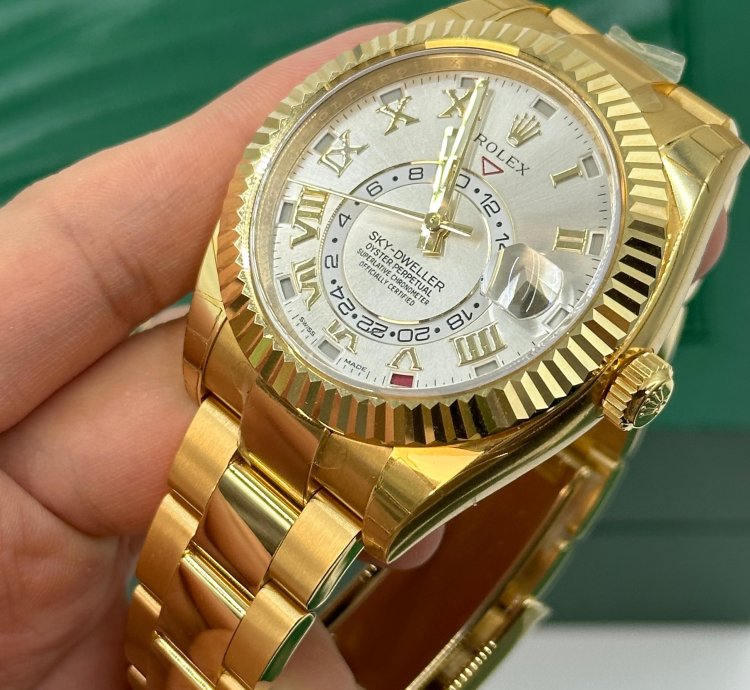 Rolex Sky-dweller Silver Roman 2021