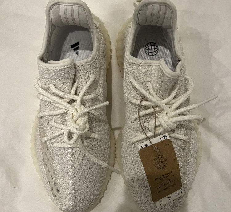 Yeezy 350 V2 Bone