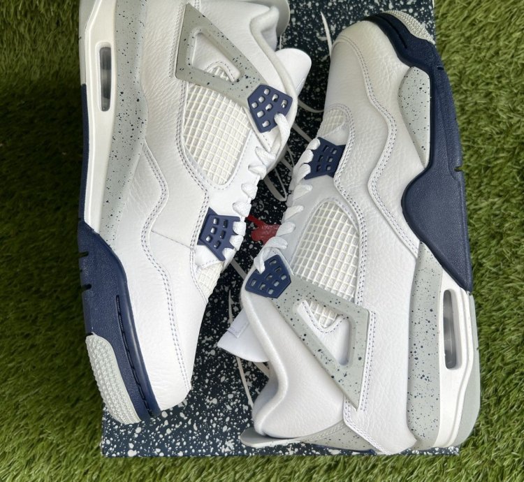 Jordan 4 Retro Midnight Navy