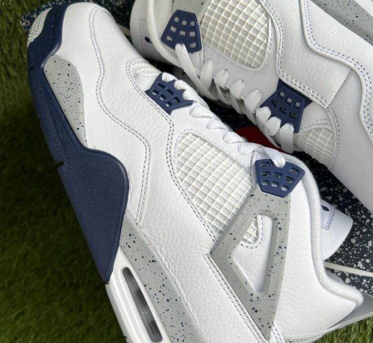 Jordan 4 Retro Midnight Navy