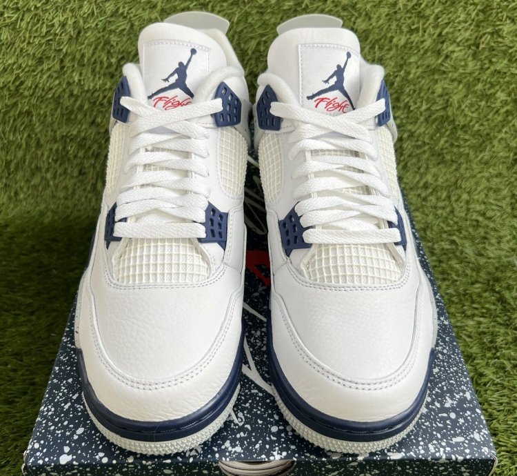 Jordan 4 Retro Midnight Navy