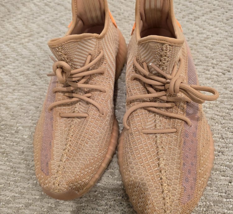 Yeezy 350 V2 Clay