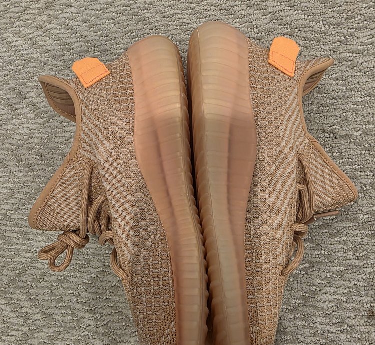 Yeezy 350 V2 Clay