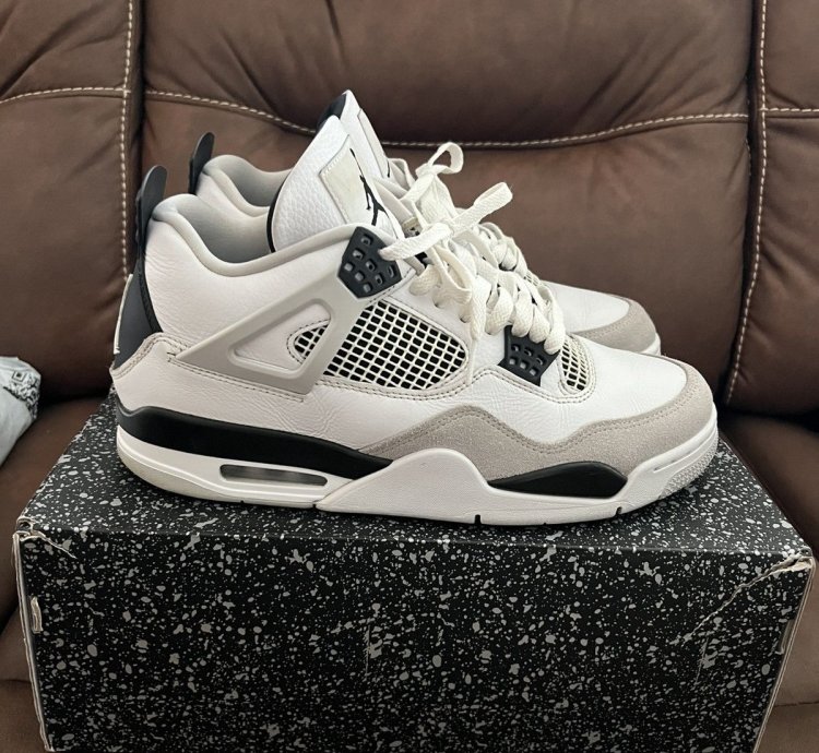 Jordan 4 Retro Military Black