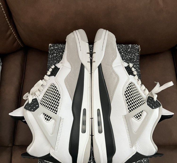 Jordan 4 Retro Military Black