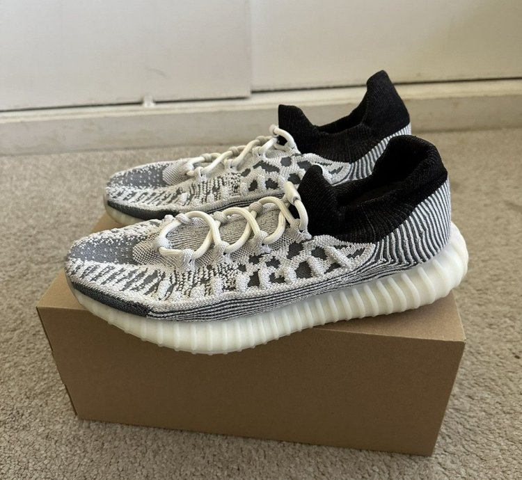 Yeezy 350 V2 Cmpct Panda
