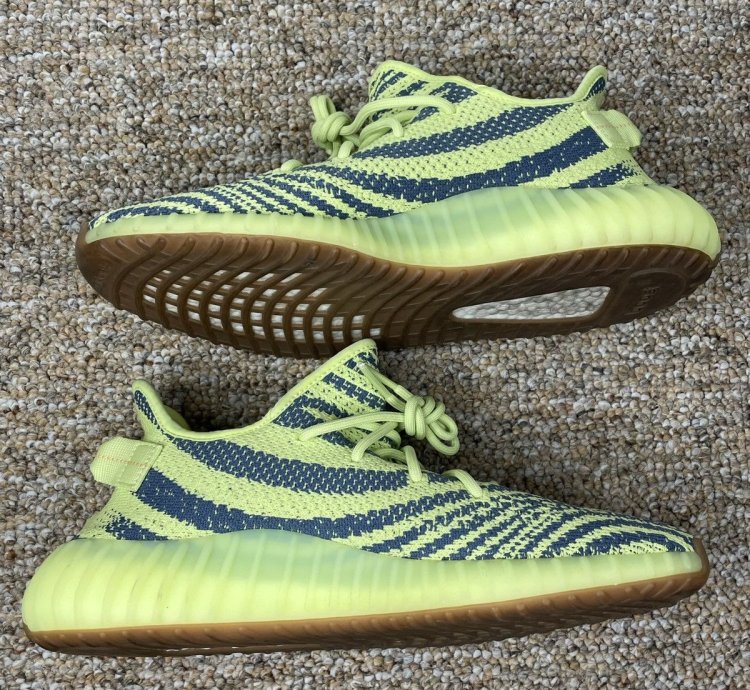 Yeezy 350 V2 Semi Frozen Yellow