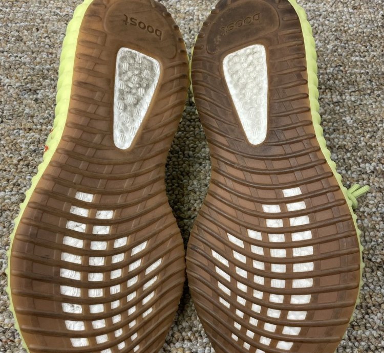 Yeezy 350 V2 Semi Frozen Yellow
