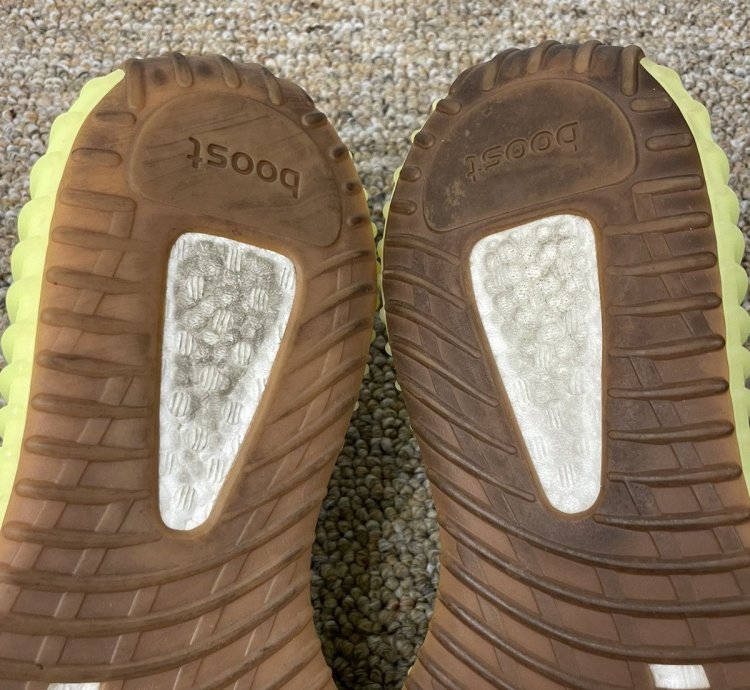 Yeezy 350 V2 Semi Frozen Yellow