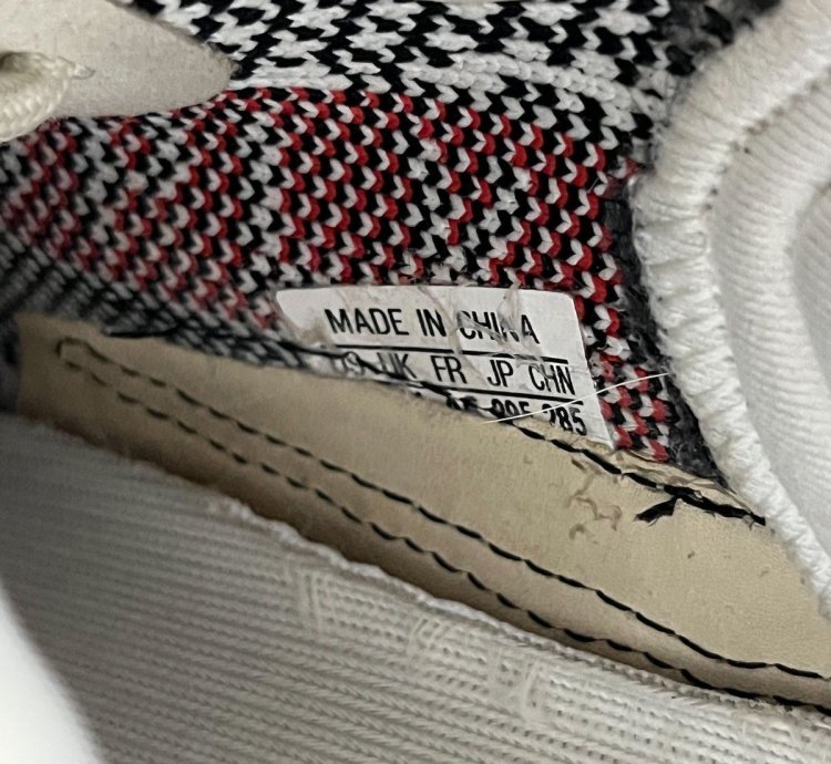 Yeezy 350 Zebra