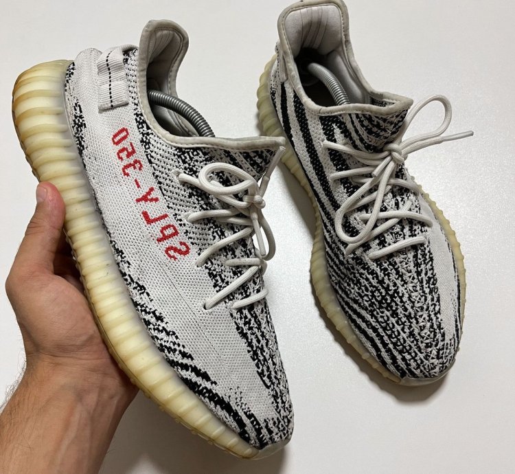 Yeezy 350 Zebra
