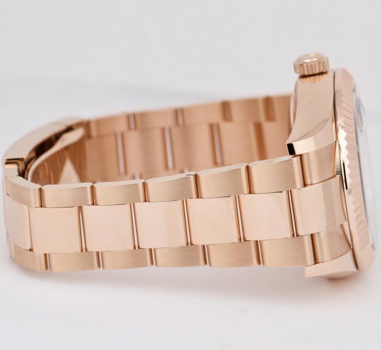 Rolex Sky-dweller Unworn 2023 Papers Rolex Sky-dweller 18k Rose Gold Blue-green 42mm 336935
