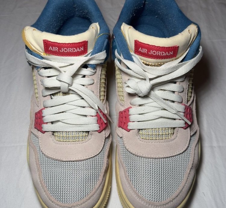 Jordan 4 Retro Union Guava Ice