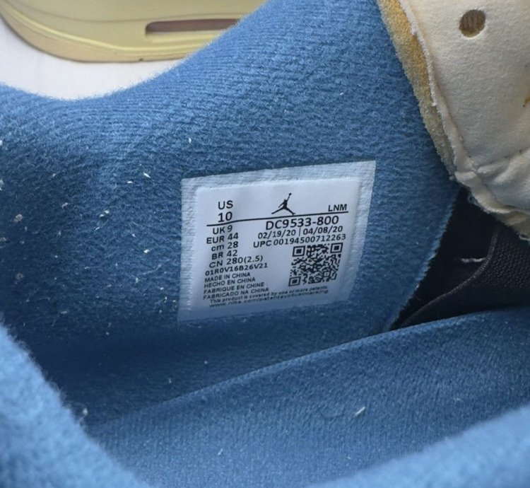 Jordan 4 Retro Union Guava Ice