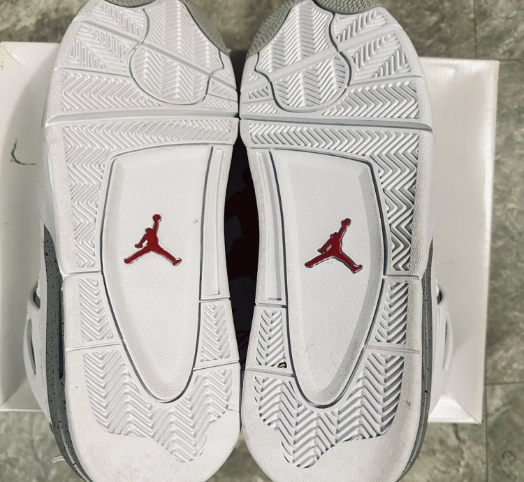 Jordan 4 Retro White Oreo 2021