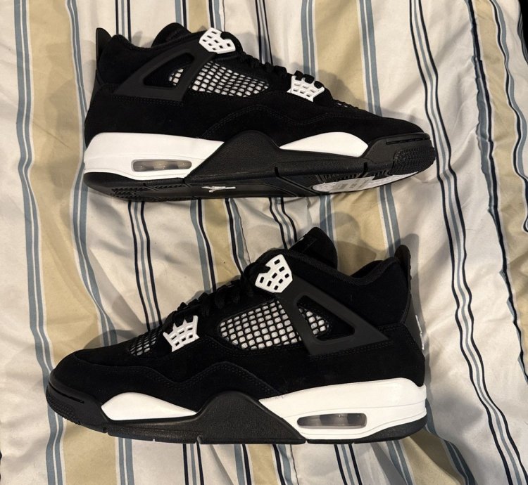 Jordan 4 Retro White Thunder