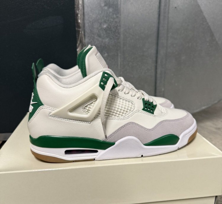 Jordan 4 Sb Pine Green