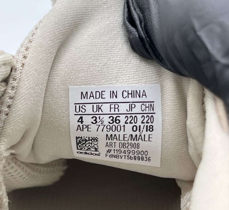 Yeezy 500 Blush size 4