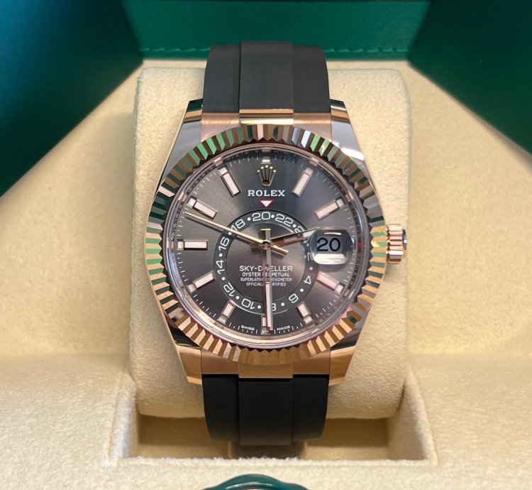 Rolex Sky-dweller Unworn Rose Gold Sky-dweller Rhodium Dial Oysterflex 326235