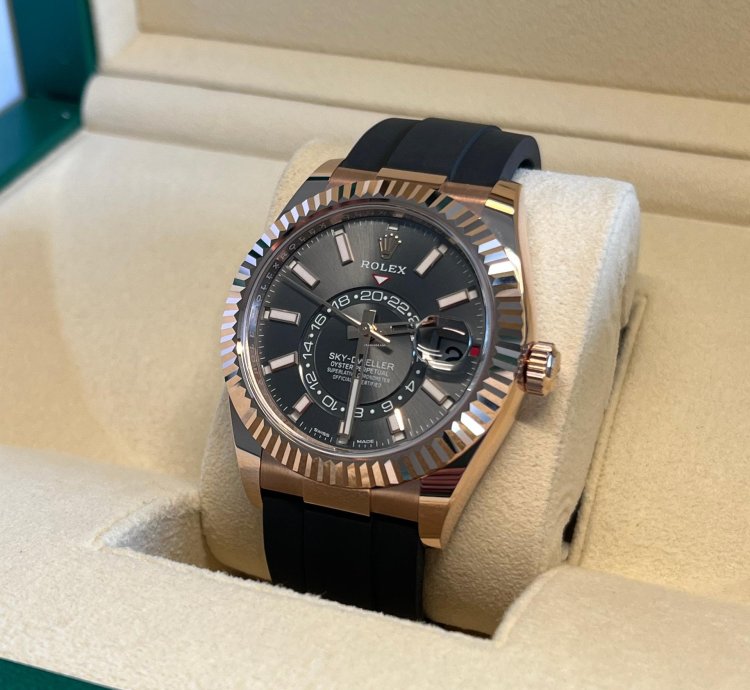 Rolex Sky-dweller Unworn Rose Gold Sky-dweller Rhodium Dial Oysterflex 326235