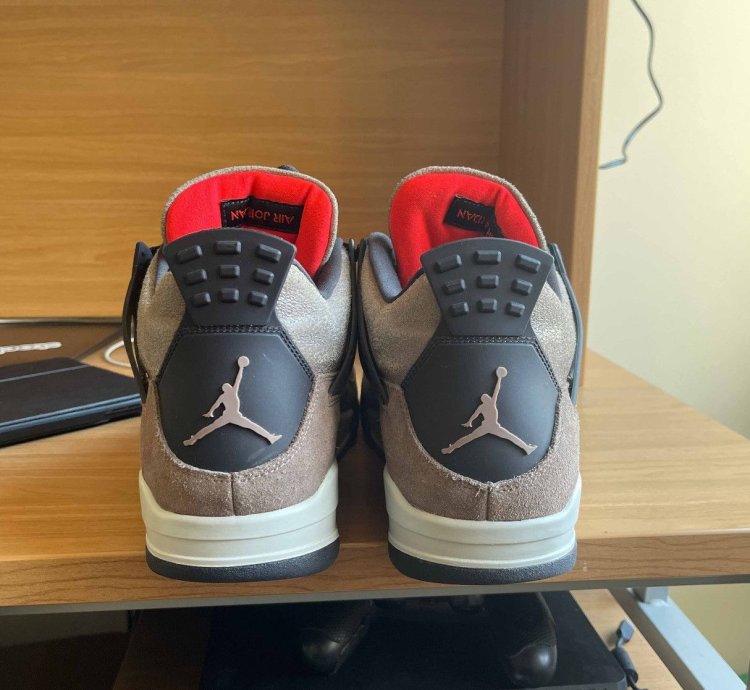 Jordan 4 Taupe Haze