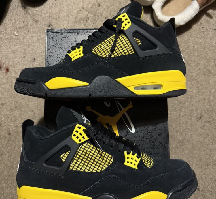 Jordan 4 Thunder