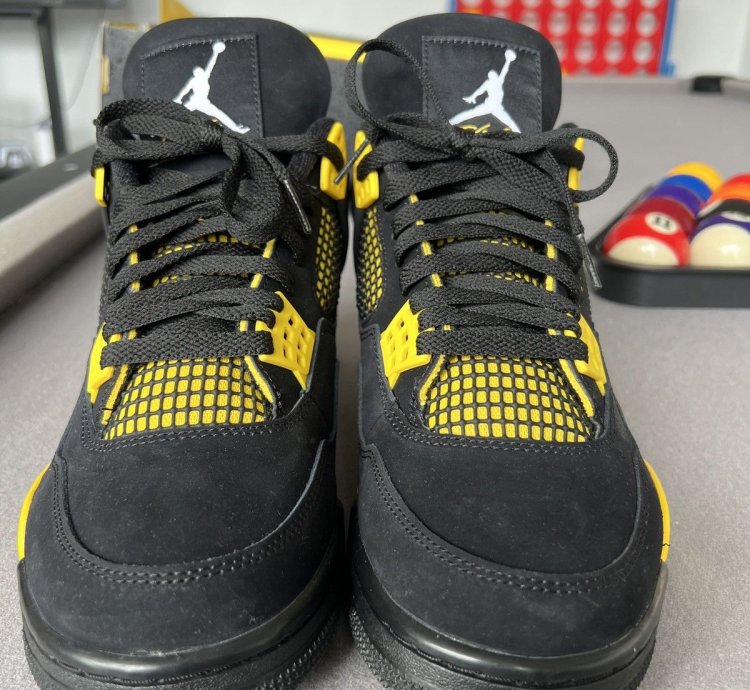 Jordan 4 Thunder 2023 Worn Once