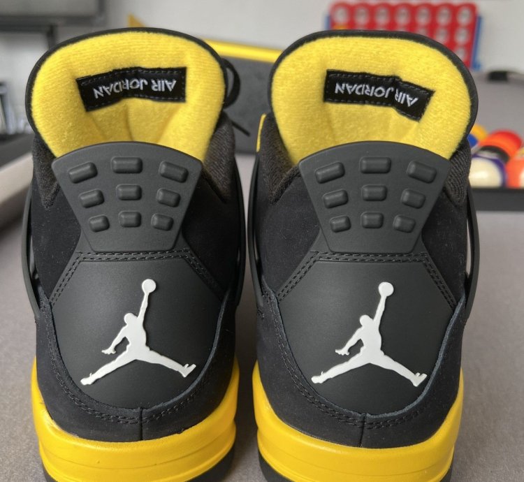 Jordan 4 Thunder 2023 Worn Once