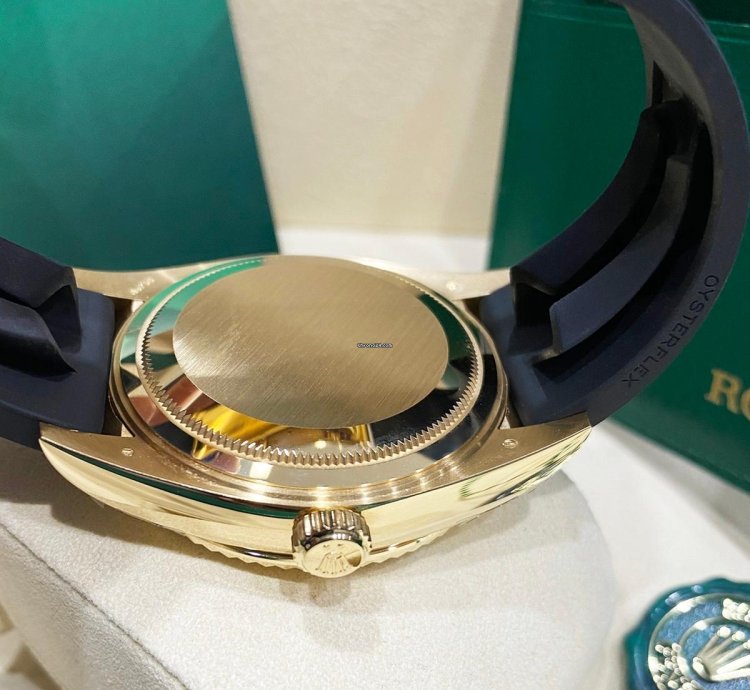 Rolex Sky-dweller Unworn Sky Dweller 326238 42mm Yellow Gold Black Dial Oysterflex Rubber Bracelet