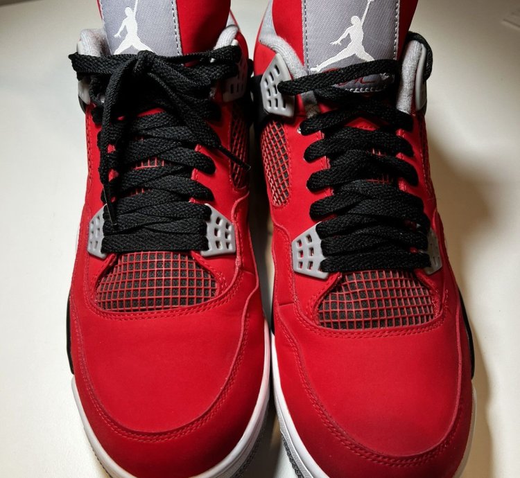 Jordan 4 Toro Bravo