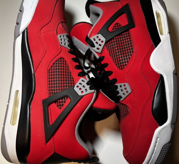 Jordan 4 Toro Bravo
