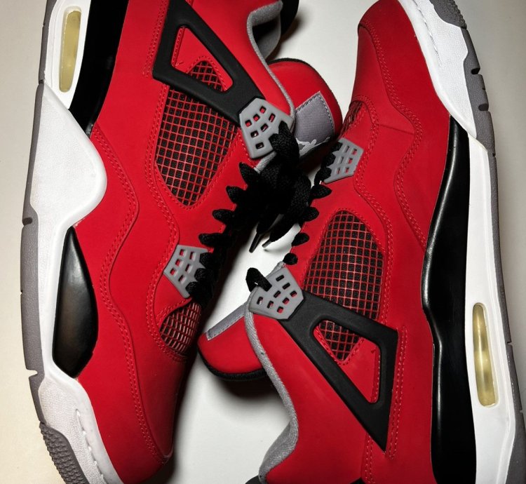 Jordan 4 Toro Bravo