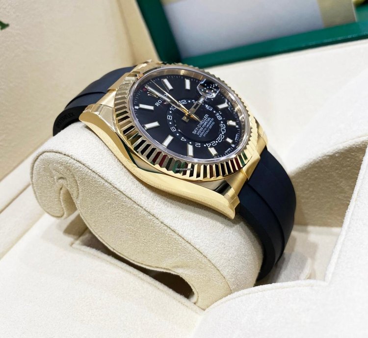 Rolex Sky-dweller Unworn Sky Dweller 326238 42mm Yellow Gold Black Dial Oysterflex Rubber Bracelet