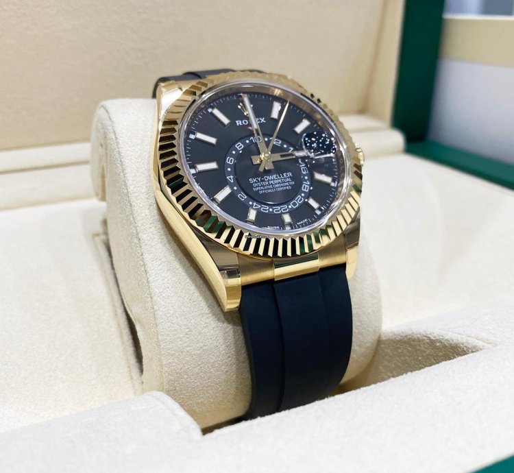Rolex Sky-dweller Unworn Sky Dweller 326238 42mm Yellow Gold Black Dial Oysterflex Rubber Bracelet