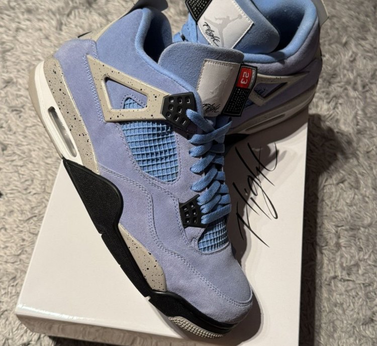 Jordan 4 Unc