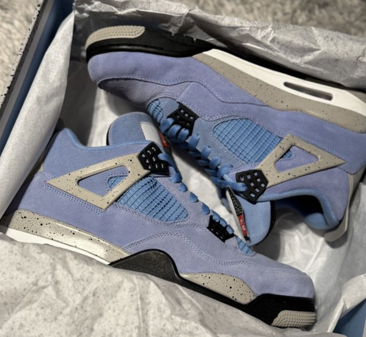 Jordan 4 Unc