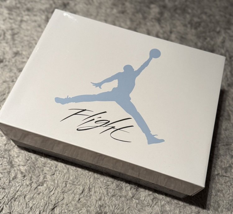 Jordan 4 Unc