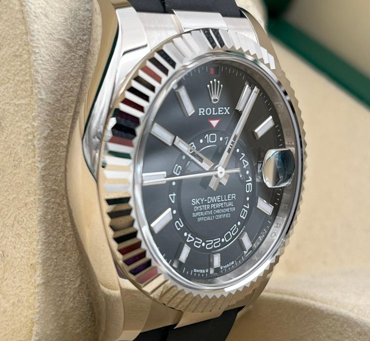 Rolex Sky-dweller Unworn Sky-dweller 42mm Black Dial White Gold Oysterflex 336239 Box Papers 2024