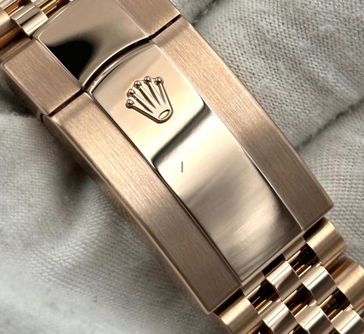 Rolex Sky-dweller Unworn Sky-dweller 42mm Blue Dial Rose Gold Jubilee Bracelet 336935 Box Papers 2024