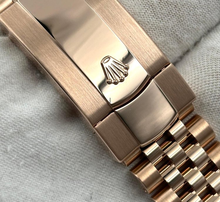Rolex Sky-dweller Unworn Sky-dweller 42mm Blue Dial Rose Gold Jubilee Bracelet 336935 Box Papers 2024