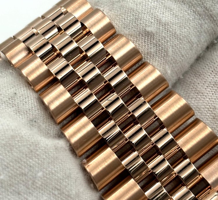 Rolex Sky-dweller Unworn Sky-dweller 42mm Blue Dial Rose Gold Jubilee Bracelet 336935 Box Papers 2024