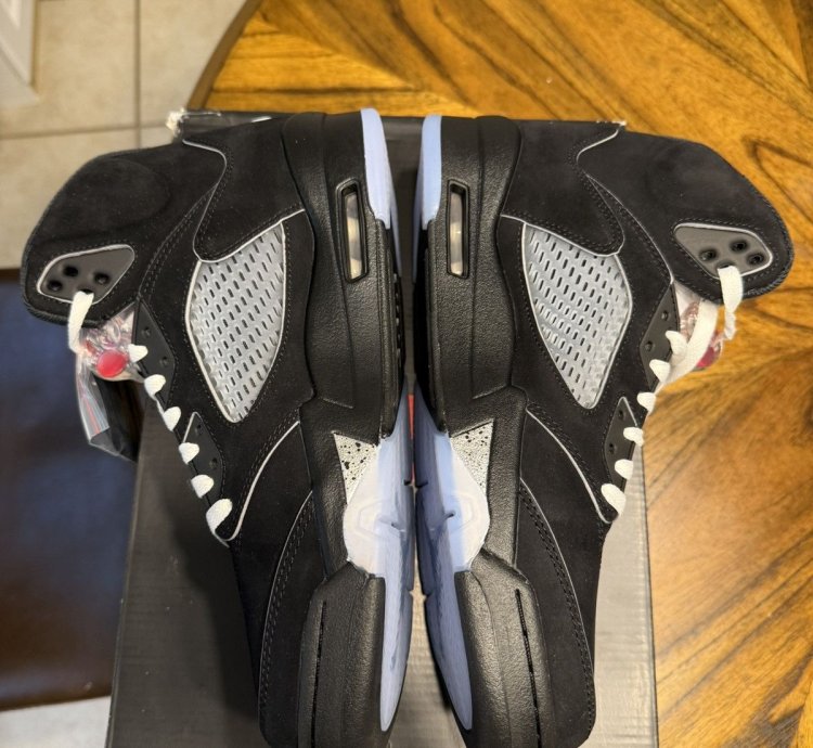 Jordan 5 Black Metallic 2025