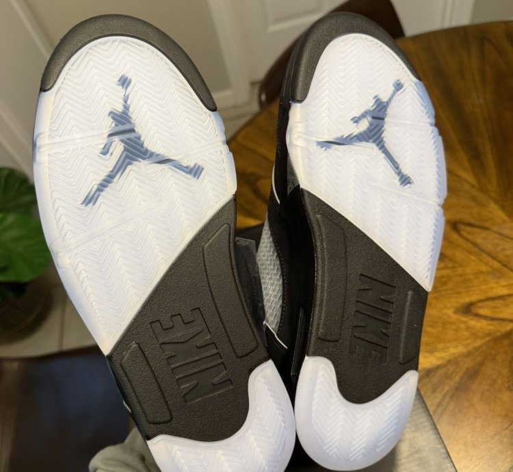 Jordan 5 Black Metallic 2025