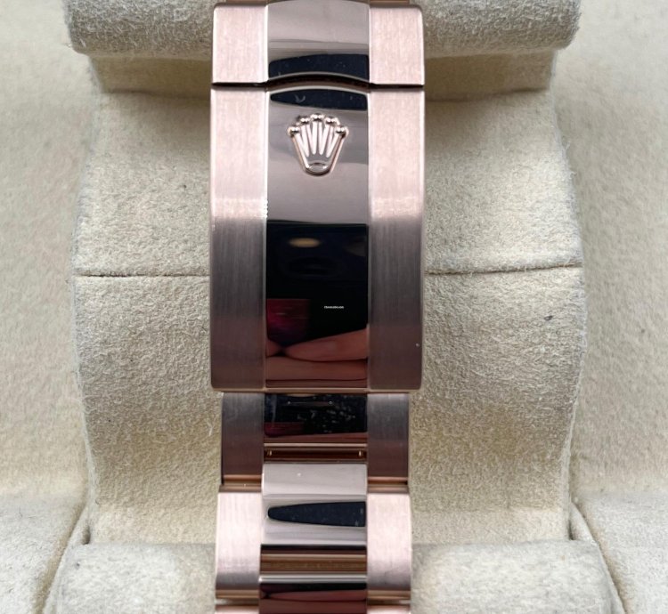 Rolex Sky-dweller Unworn Sky-dweller 42mm Blue Dial Rose Gold Oyster Bracelet 336935 Box Papers 2024