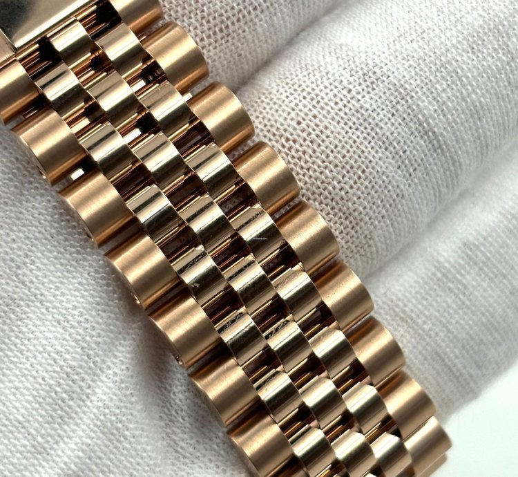 Rolex Sky-dweller Unworn Sky-dweller 42mm Chocolate Dial Rose Gold Jubilee Bracelet 336935 Box Papers 2024