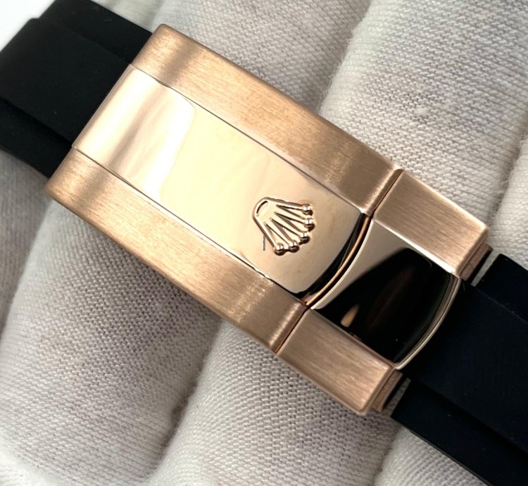 Rolex Sky-dweller Unworn Sky-dweller 42mm White Dial Rose Gold Oysterflex 336235 Box Papers 2024