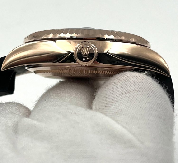 Rolex Sky-dweller Unworn Sky-dweller 42mm White Dial Rose Gold Oysterflex 336235 Box Papers 2024